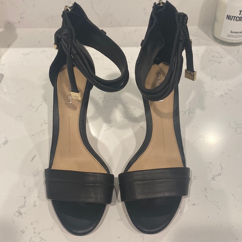 Gianni Bini Heels Size 7.5